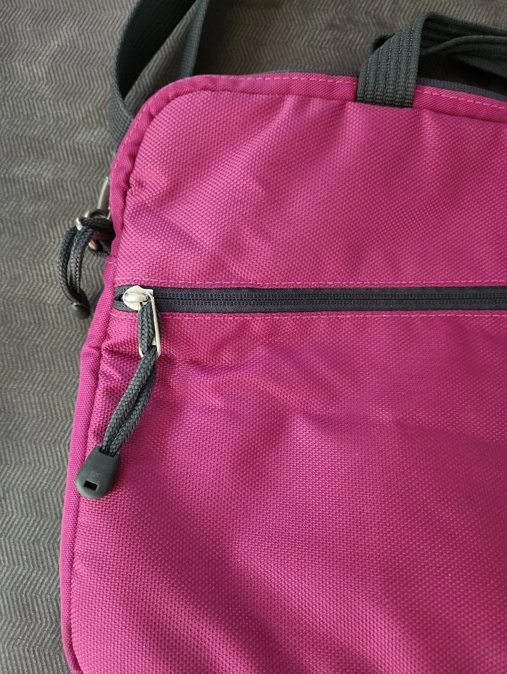 Pottery Barn Teen Gear-Up Crossbody Messenger / Laptop Bag